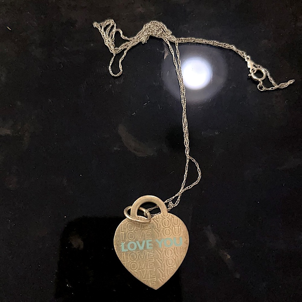 Tiffany and Company heart shaped pendant 20 inch chain sterling silver 9.25